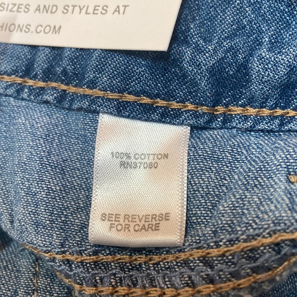 NWT Wide Leg Hi-Rise Crop Size 2 Blue Jeans - Picture 11 of 11